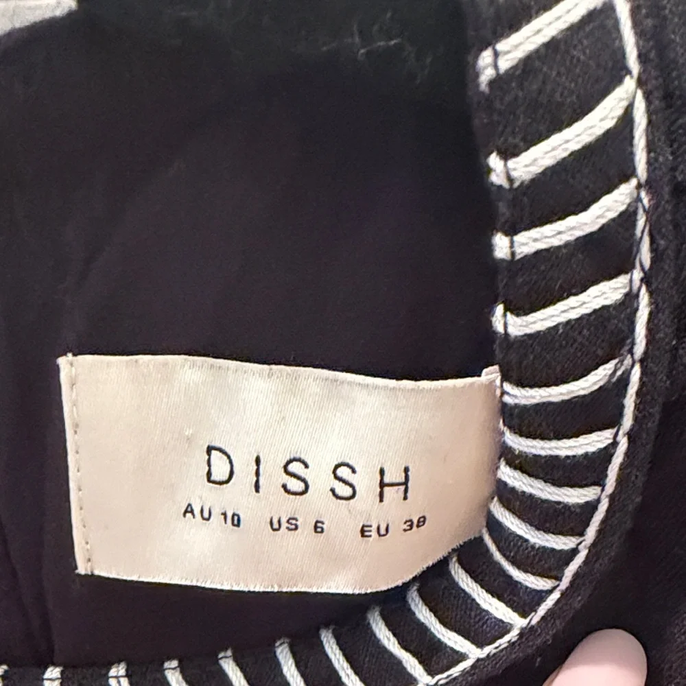 DISSG Linen Black Crop Top with White Trim - Picture 2 of 7